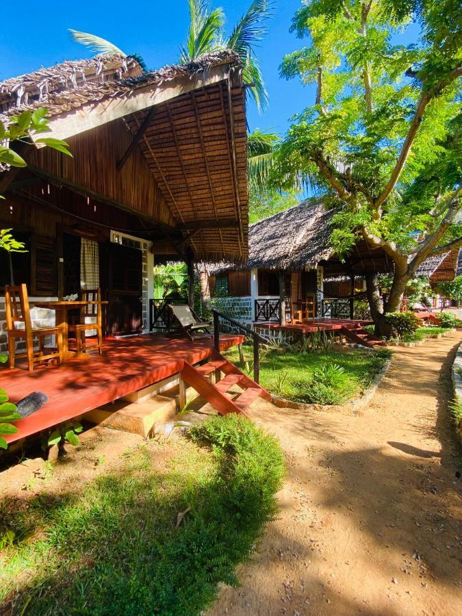 Tamarin Lodge Ampangorinana Exteriör bild