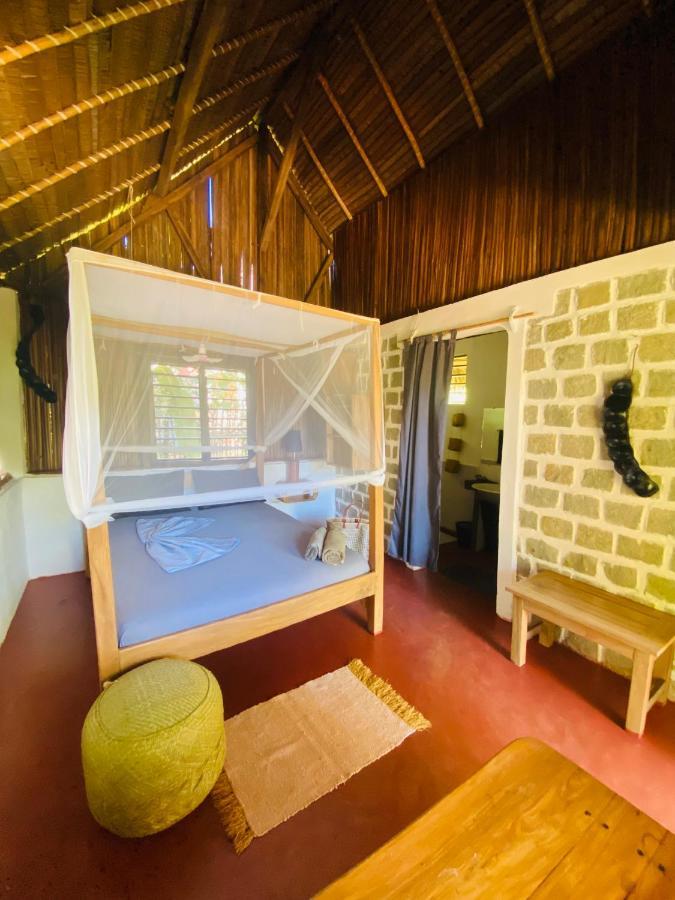 Tamarin Lodge Ampangorinana Exteriör bild
