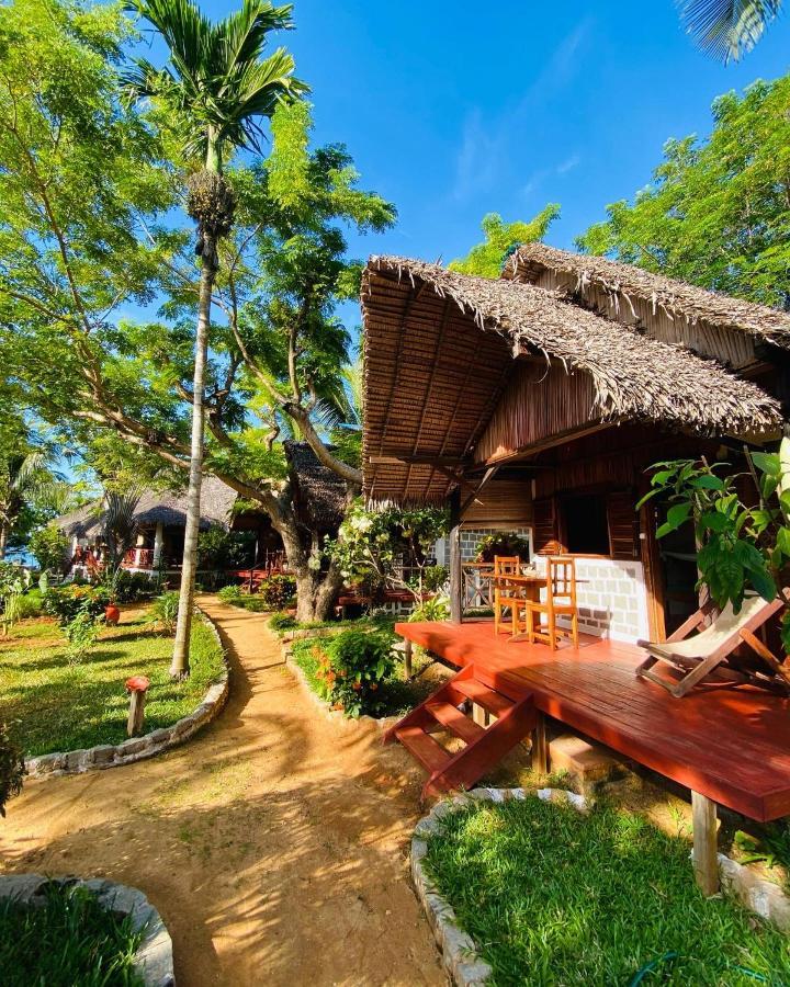 Tamarin Lodge Ampangorinana Exteriör bild