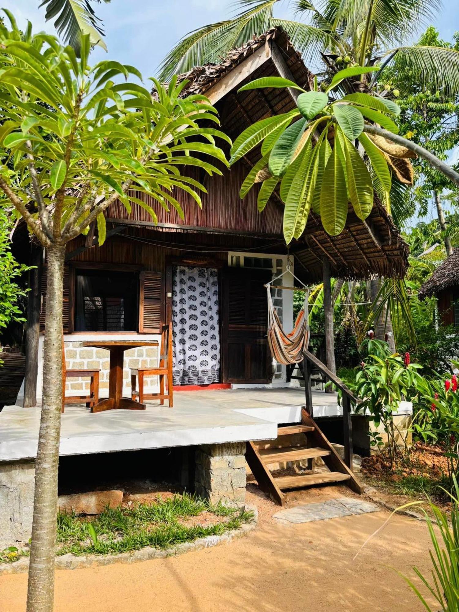 Tamarin Lodge Ampangorinana Exteriör bild